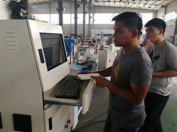 Thailand customers got free training advice toward 4040 cnc router in our factory2