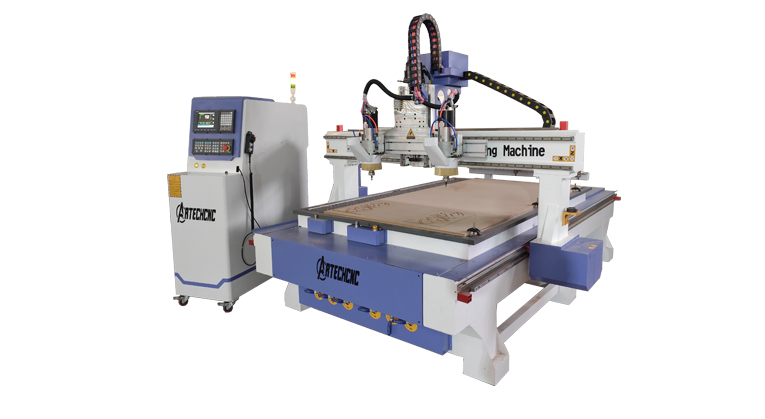 A cnc router with double ATC (automatic tool changer) on double spindles
