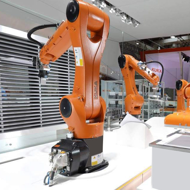 Overseas Customers Visit ARTECH CNC COMPANY, Discussing Milling Robot Arm Technical Details with R&D Team